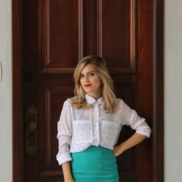 Clara Mello lança, em Teresina, seu primeiro livro de poesias: “Vênus em Câncer”.