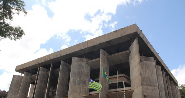 De prédios modernistas a habitações sociais. Obras são referência, visitadas por estudiosos, guardam curiosidades e são quase desconhecidas por teresinenses.<br />