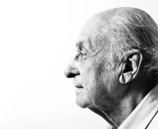 Zuenir Ventura morreu nesta terça, aos 95 anos. <br />
Em 2016 Revestrés esteve na casa do jornalista <br />
e escritor, no Rio, numa conversa que se estendeu<br />
por três horas. Hoje, voltamos a essa entrevista <br />
histórica: 